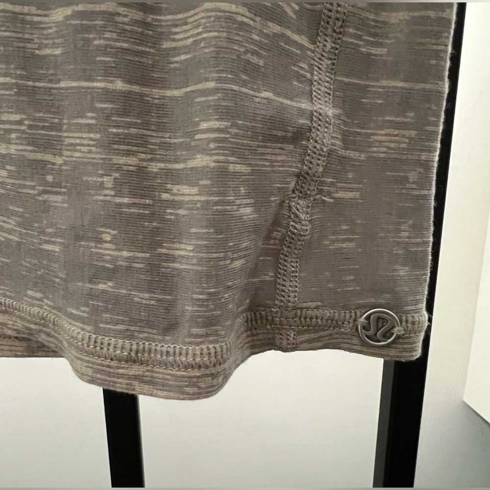 LULULEMON Twist & Shout Scarf in Misty Stripe Burnout Cashew Ambient Grey - Picture 5 of 12